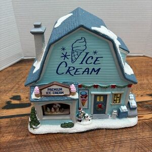 NIB St Nicholas Square Village Ice Cream Shop Christmas Illuminated Light-Up